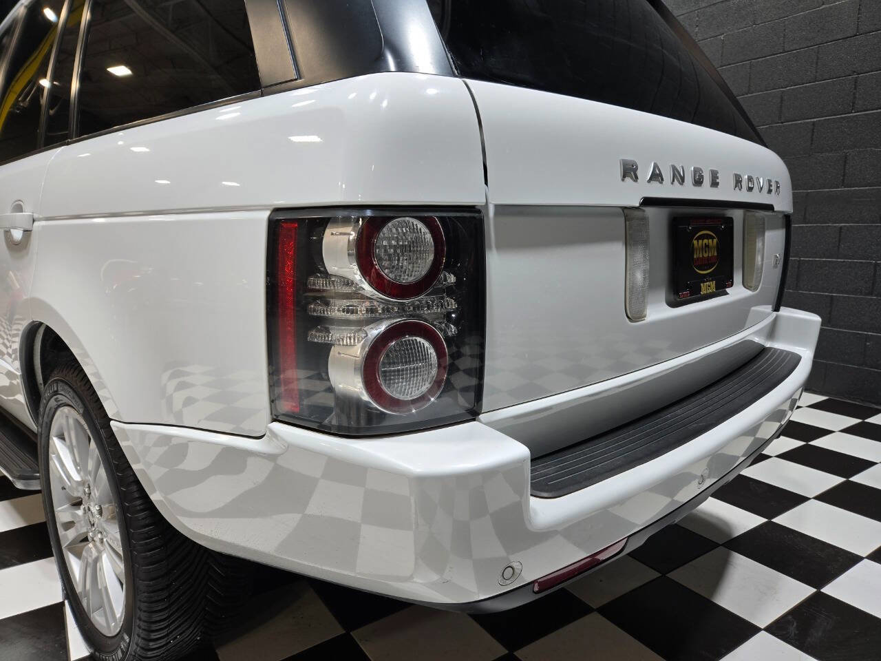 Used 2012 Land Rover Range Rover HSE LUX image 22