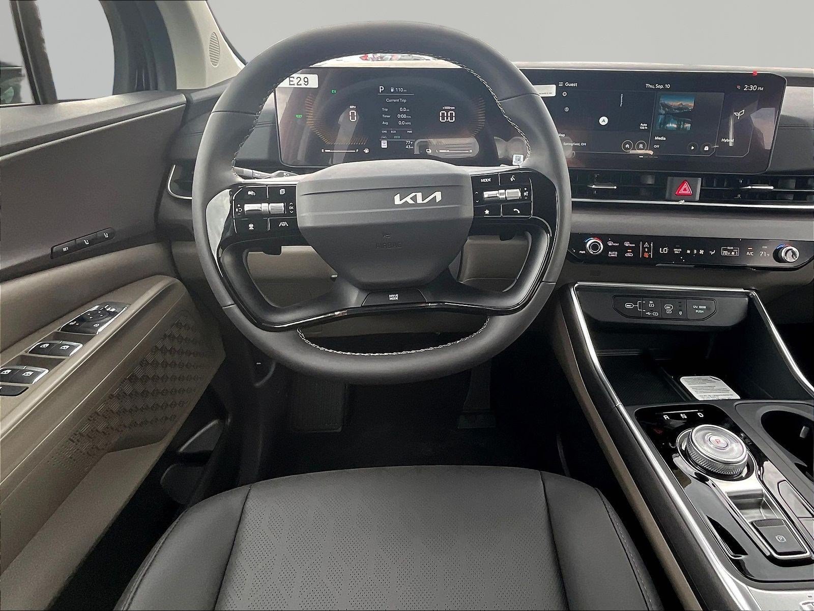 New 2027 Kia Carnival EX FWD image 9