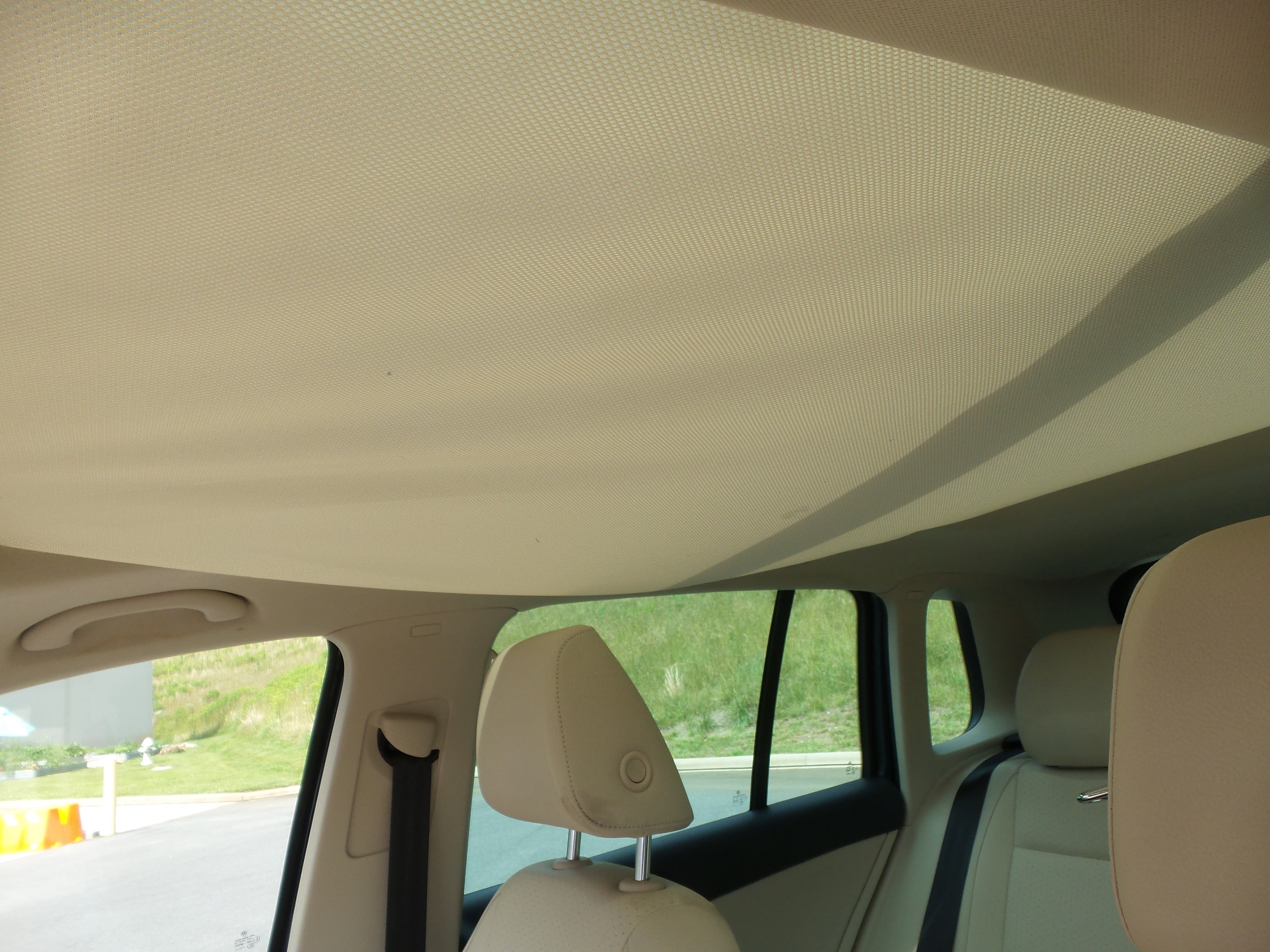 Used 2015 Volkswagen Tiguan SEL FWD image 19