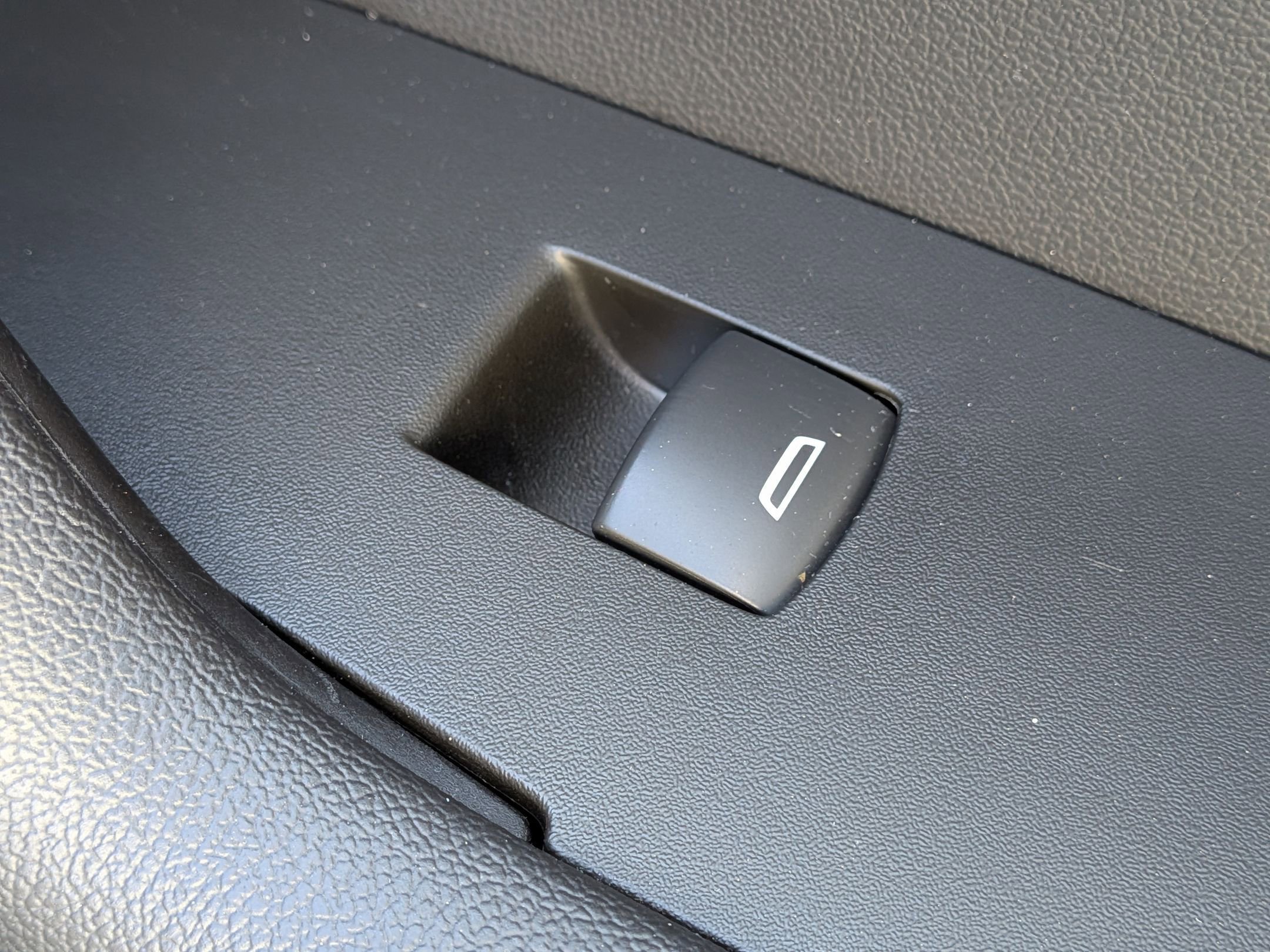 Used 2025 Chevrolet Blazer LT image 34