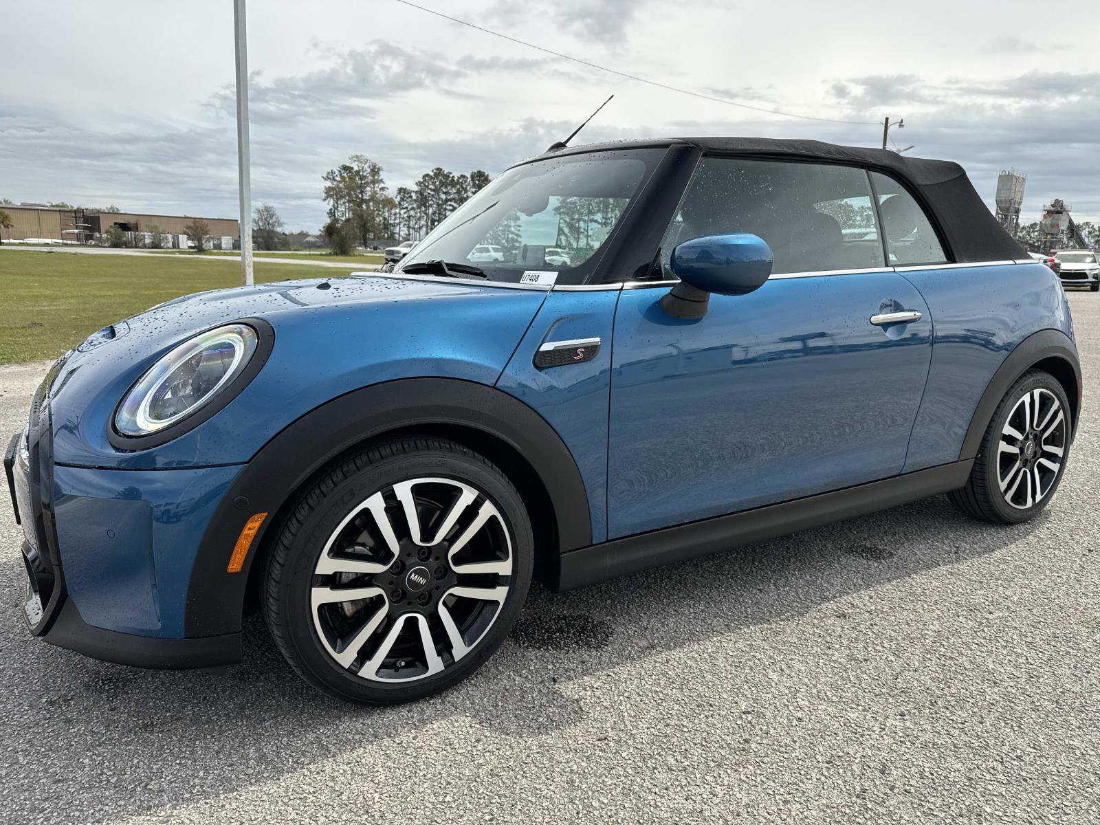 Used 2022 MINI Cooper S w/ Driver Assistance Package image 8