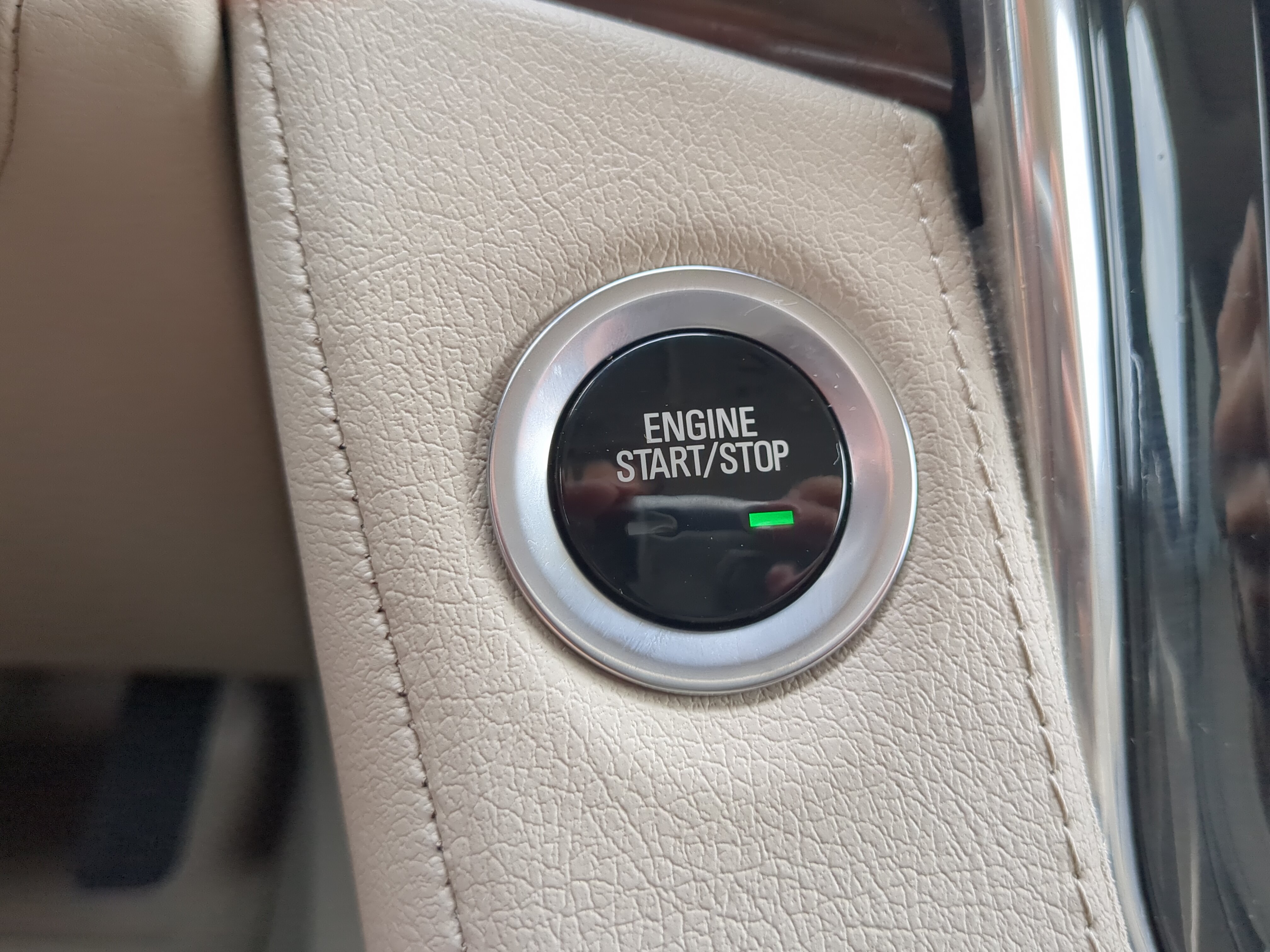 Used 2017 Cadillac Escalade ESV Luxury RWD image 27
