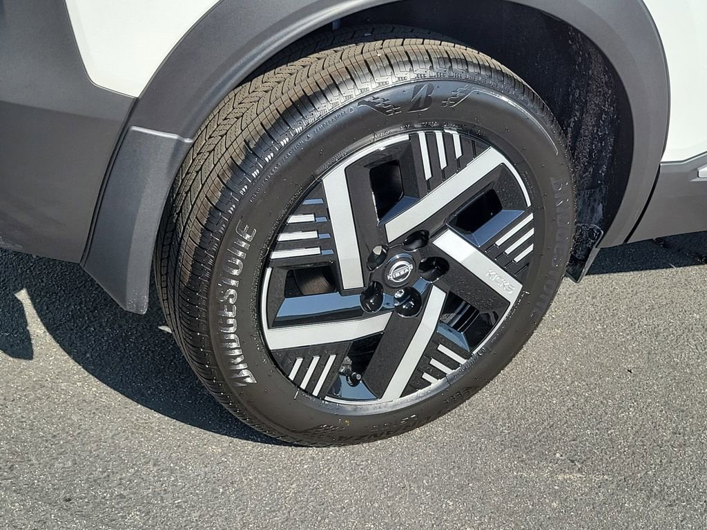 New 2026 Nissan Kicks SV w/ SV Premium Package image 3