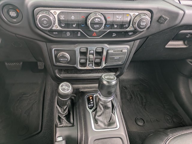 Used 2021 Jeep Wrangler Unlimited Sahara AWD/4WD image 17