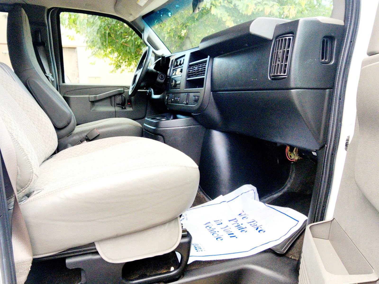 Used 2018 Chevrolet Express 2500 LT w/ LT Preferred Equipment Group image 26