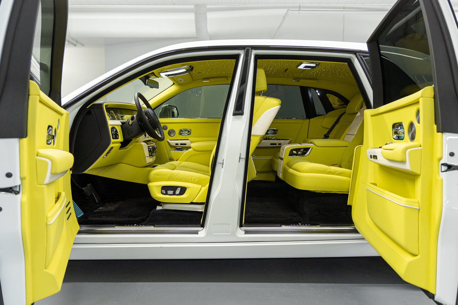 Certified 2024 Rolls-Royce Phantom Sedan w/ The Phantom Package RWD image 29