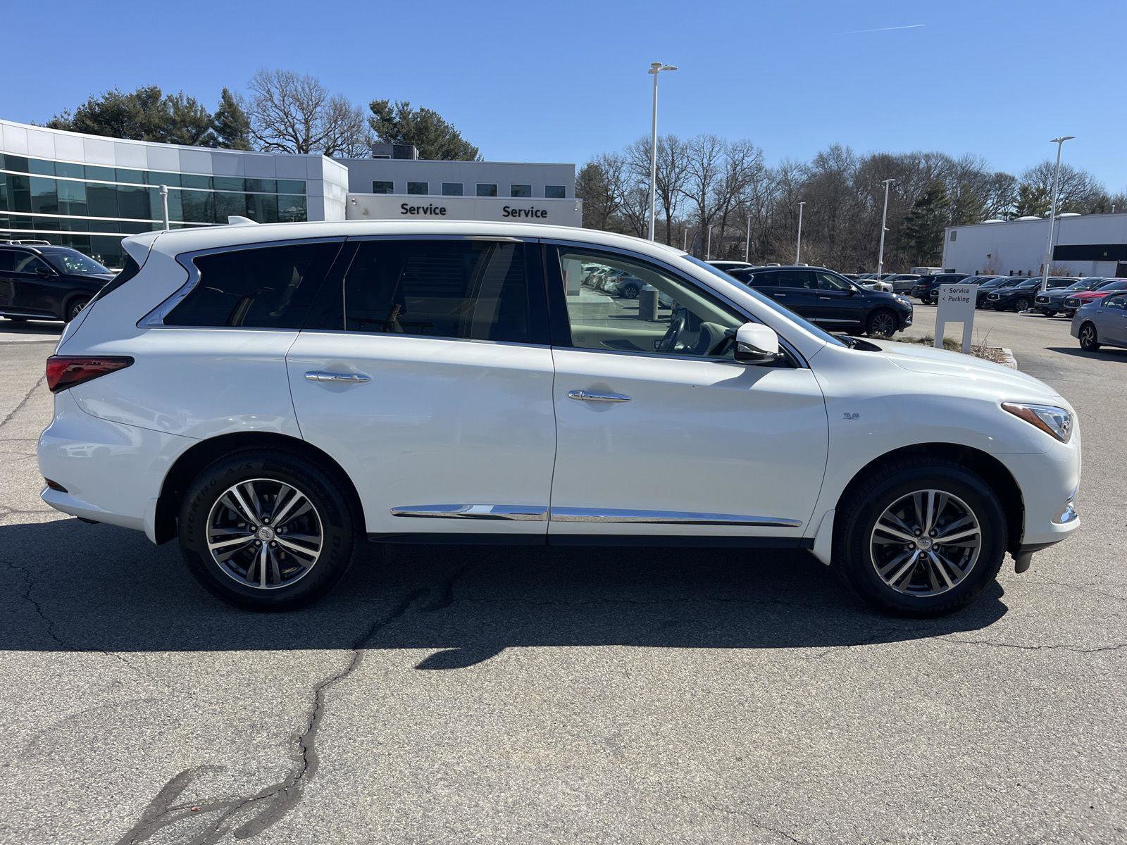 Used 2018 INFINITI QX60 Luxe image 2