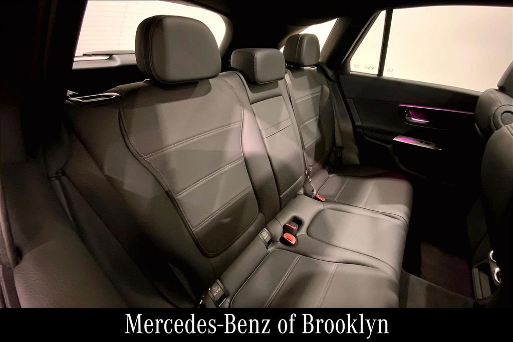 Used 2025 Mercedes-Benz GLC 300 4MATIC image 20