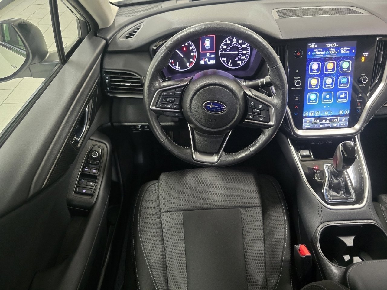 Used 2024 Subaru Outback Premium AWD/4WD image 22