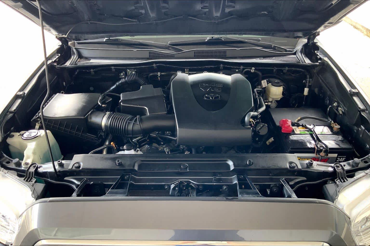 Used 2022 Toyota Tacoma SR5 w/ Technology Package RWD image 30