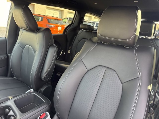 New 2026 Chrysler Voyager LX image 11