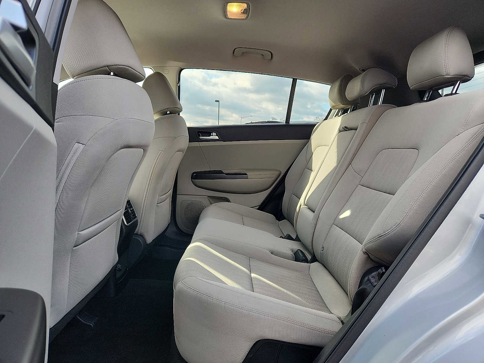 Used 2020 Kia Sportage LX image 10