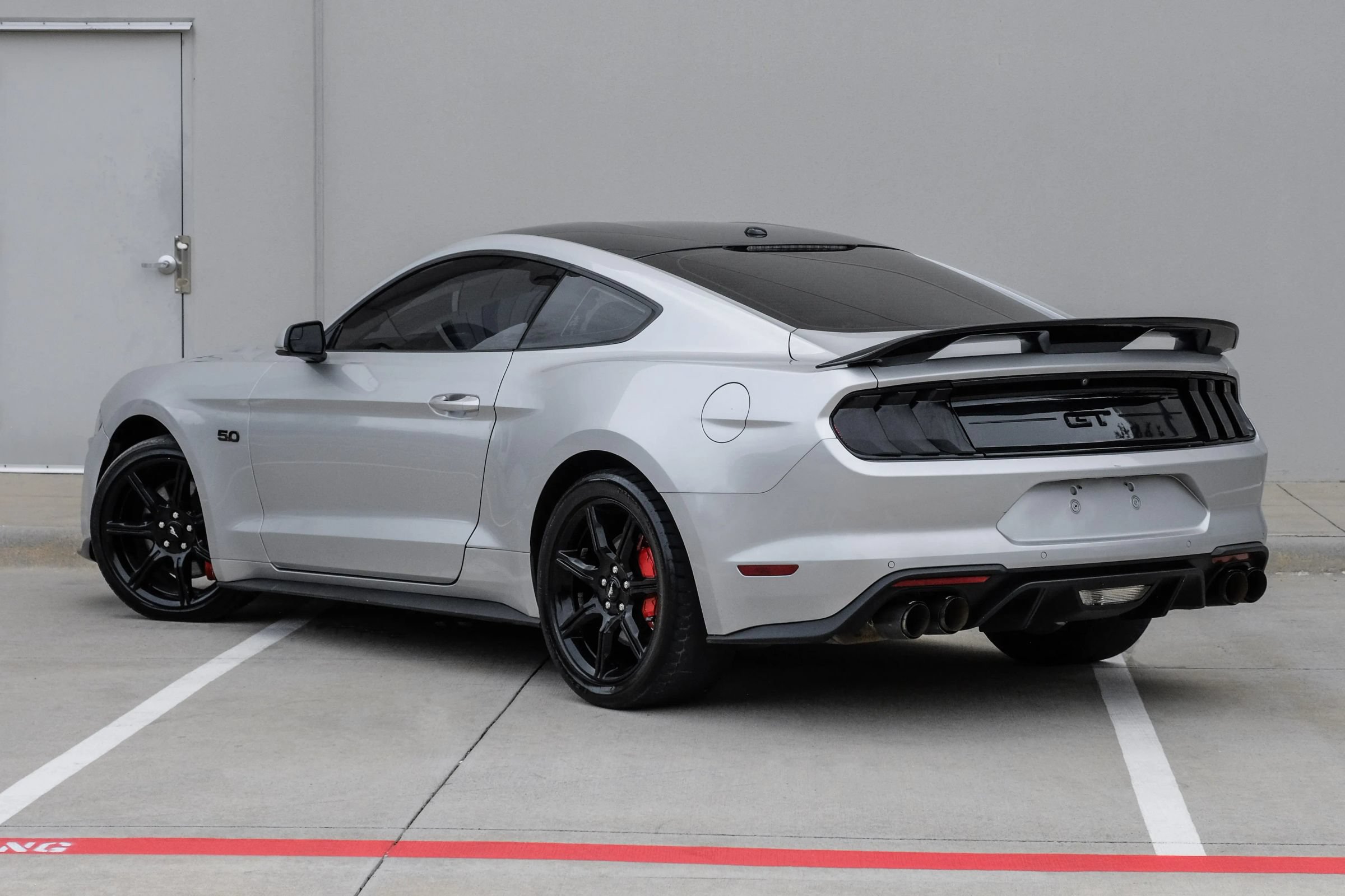Used 2019 Ford Mustang GT Premium w/ Carbon Sport Interior Package RWD image 15