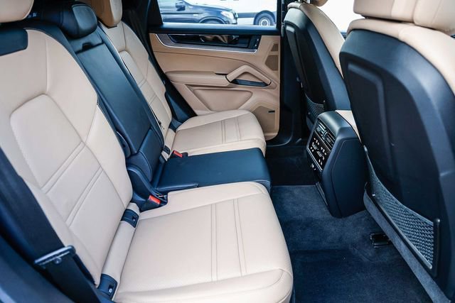 Used 2024 Porsche Cayenne image 36