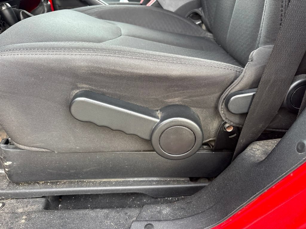 Used 2016 Jeep Wrangler Sport AWD/4WD image 16