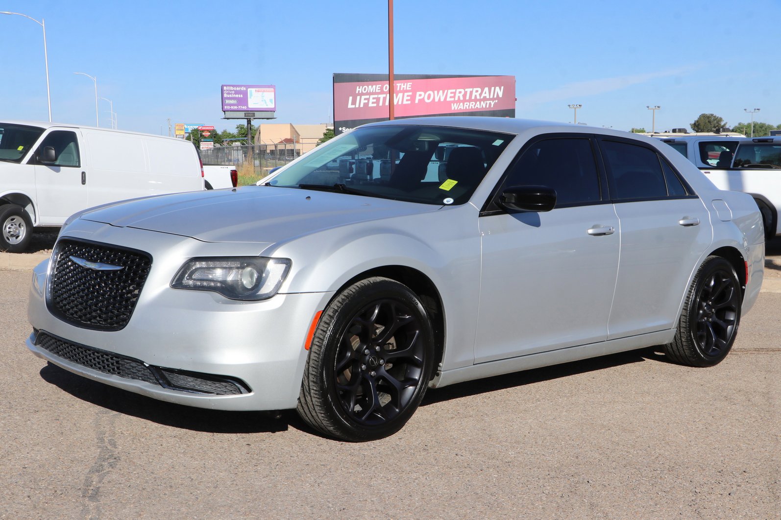 Used 2019 Chrysler 300 Touring w/ Sport Appearance Package RWD image 3