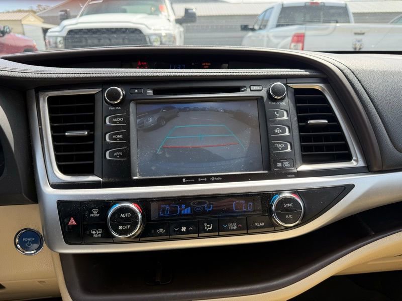 Used 2017 Toyota Highlander XLE AWD/4WD image 14