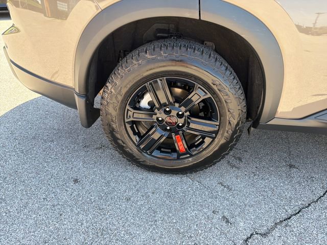 Used 2025 Nissan Rogue SV image 47