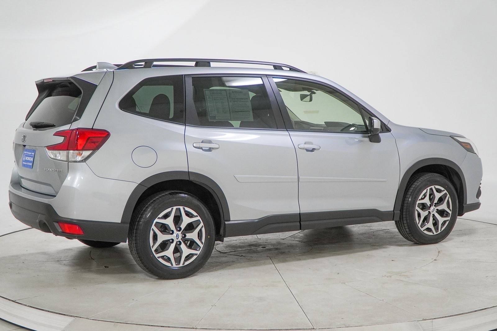 Used 2023 Subaru Forester Premium image 11