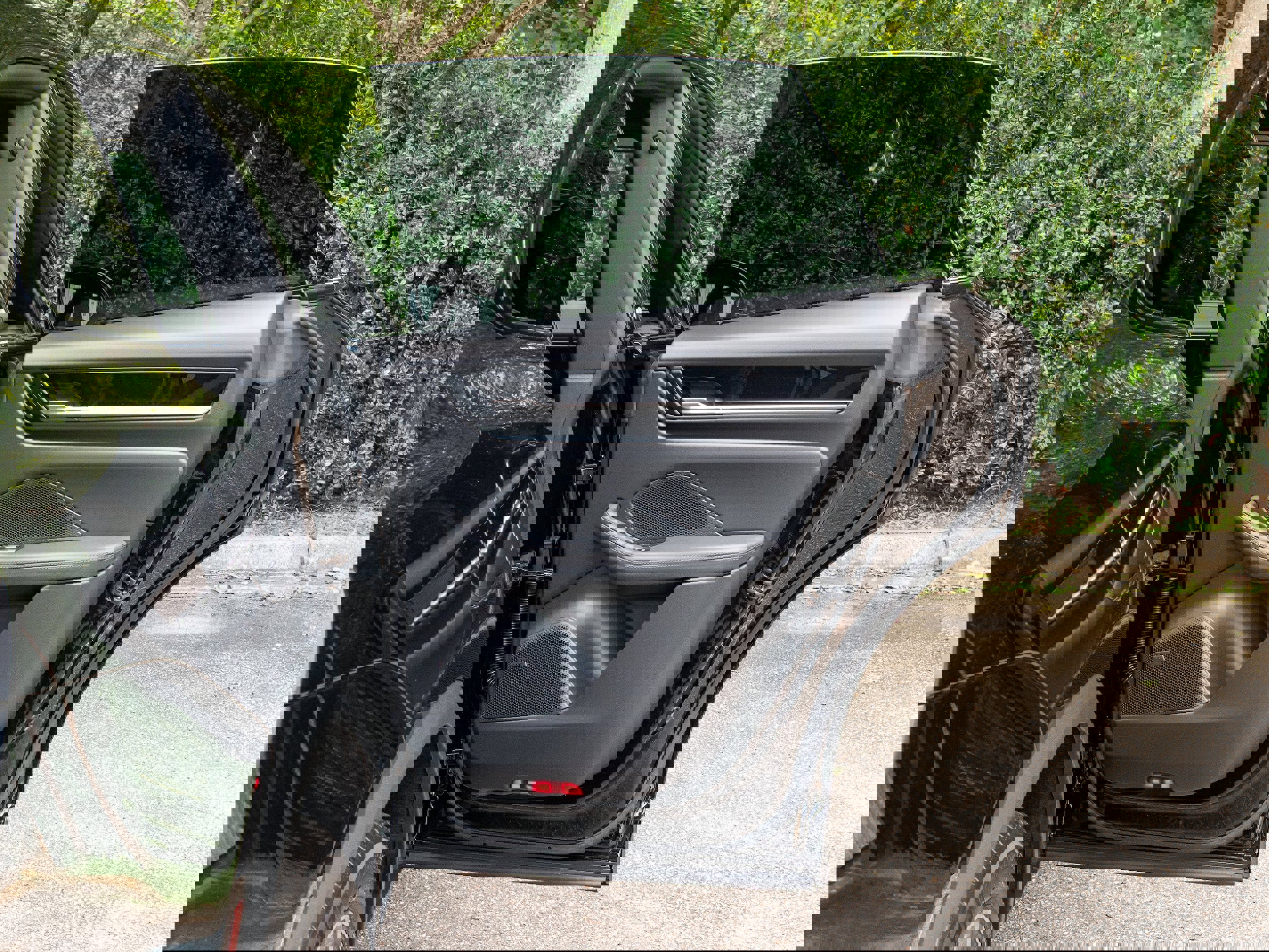 New 2025 Porsche Macan 4 Electric image 32