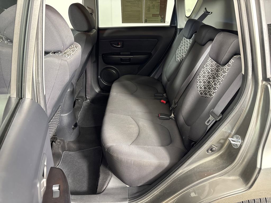 Used 2010 Kia Soul + FWD image 28