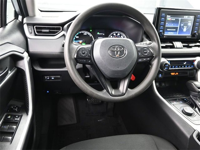 Used 2021 Toyota RAV4 LE image 17