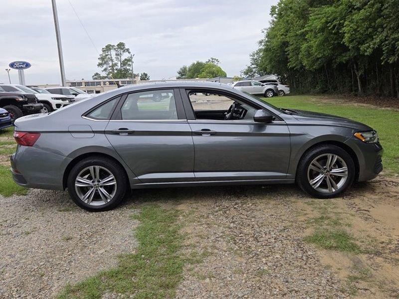 Used 2024 Volkswagen Jetta SE FWD image 12
