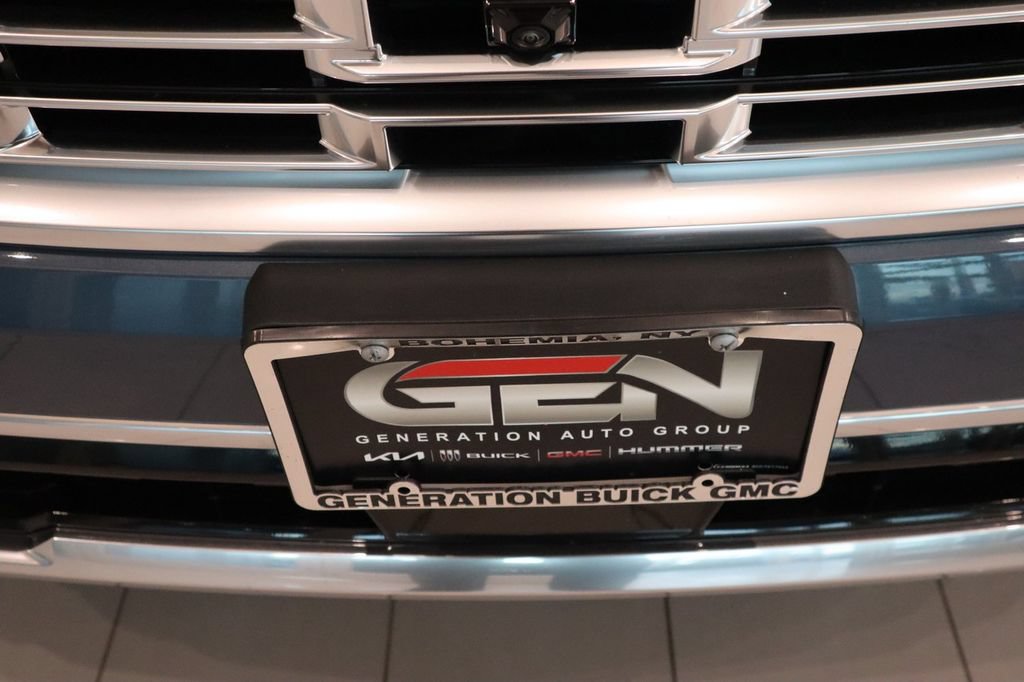 Used 2025 GMC Yukon XL Denali w/ Denali Reserve Package AWD/4WD image 16