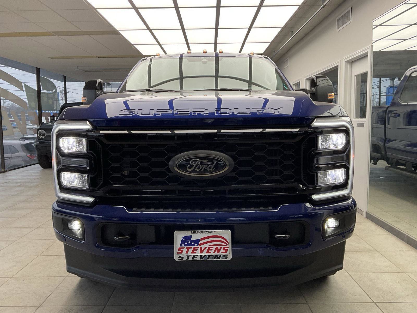 New 2026 Ford F350 Lariat w/ Black Appearance Package image 2