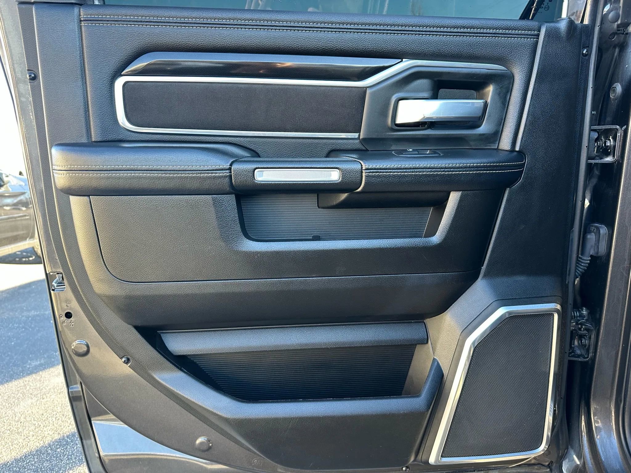 Used 2019 RAM 2500 Laramie image 25