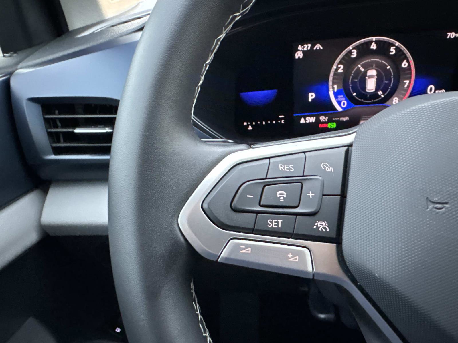 Certified 2022 Volkswagen Taos SE w/ Panoramic Sunroof Package image 16