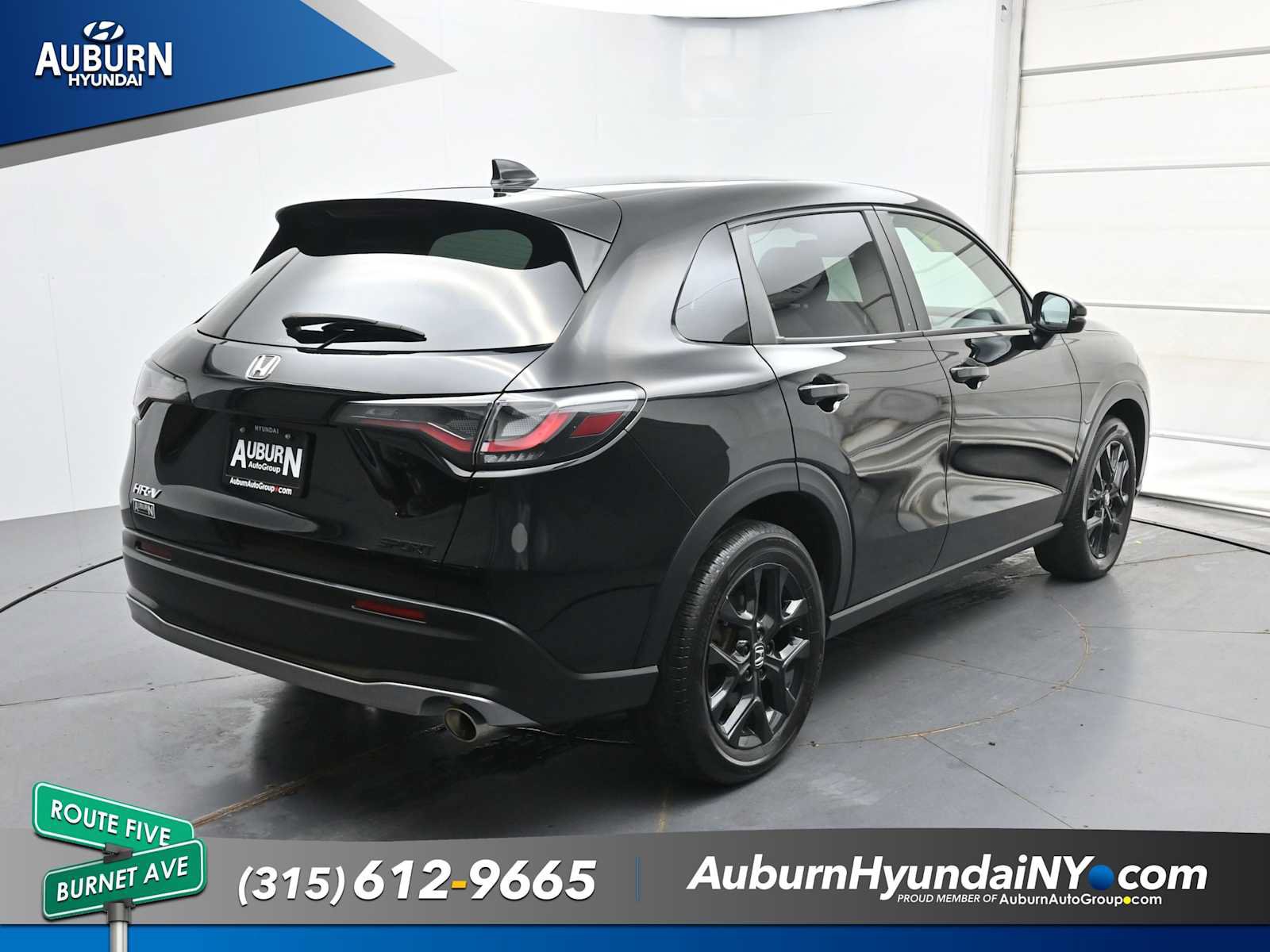 Used 2024 Honda HR-V Sport image 2