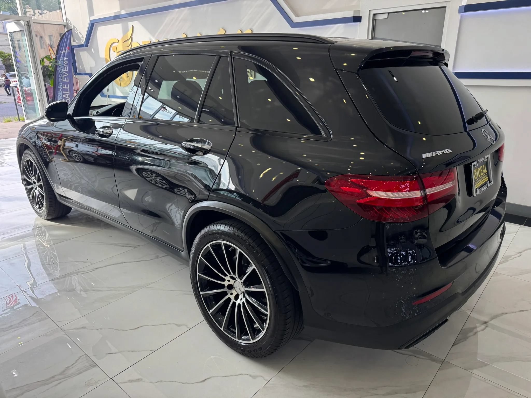 Used 2018 Mercedes-Benz GLC 43 AMG 4MATIC image 5