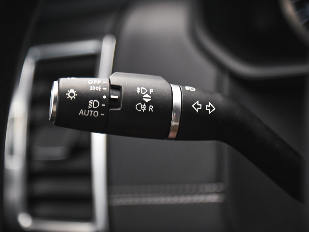 Used 2023 Land Rover Discovery HSE R-Dynamic image 24