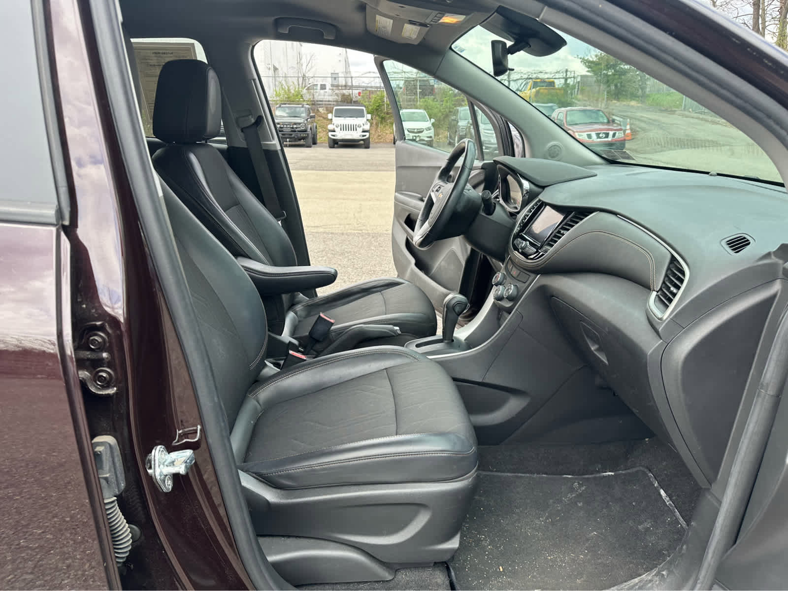 Used 2022 Chevrolet Trax LT w/ Sport Edition image 19