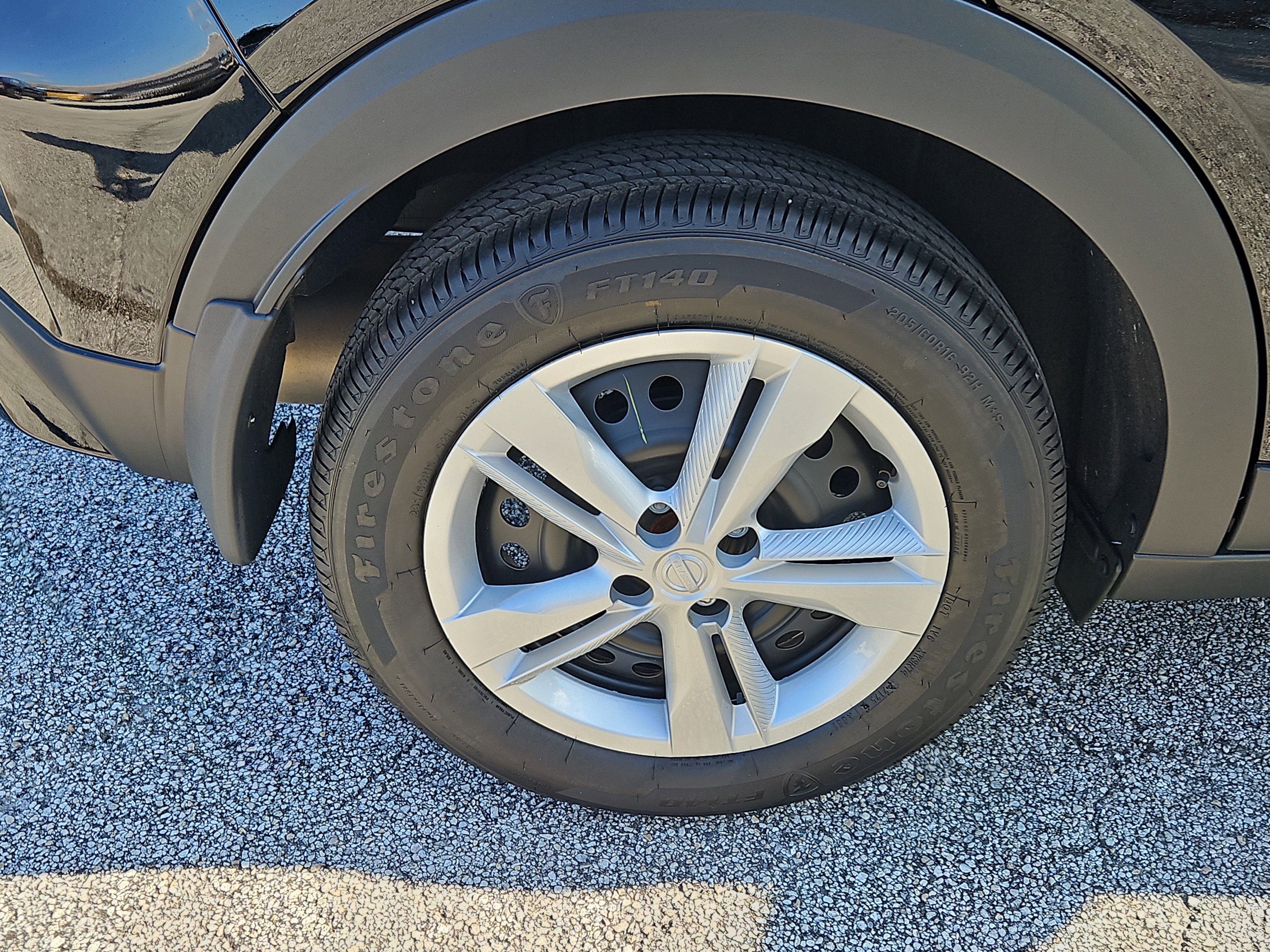 Used 2025 Nissan Kicks Play S FWD image 5