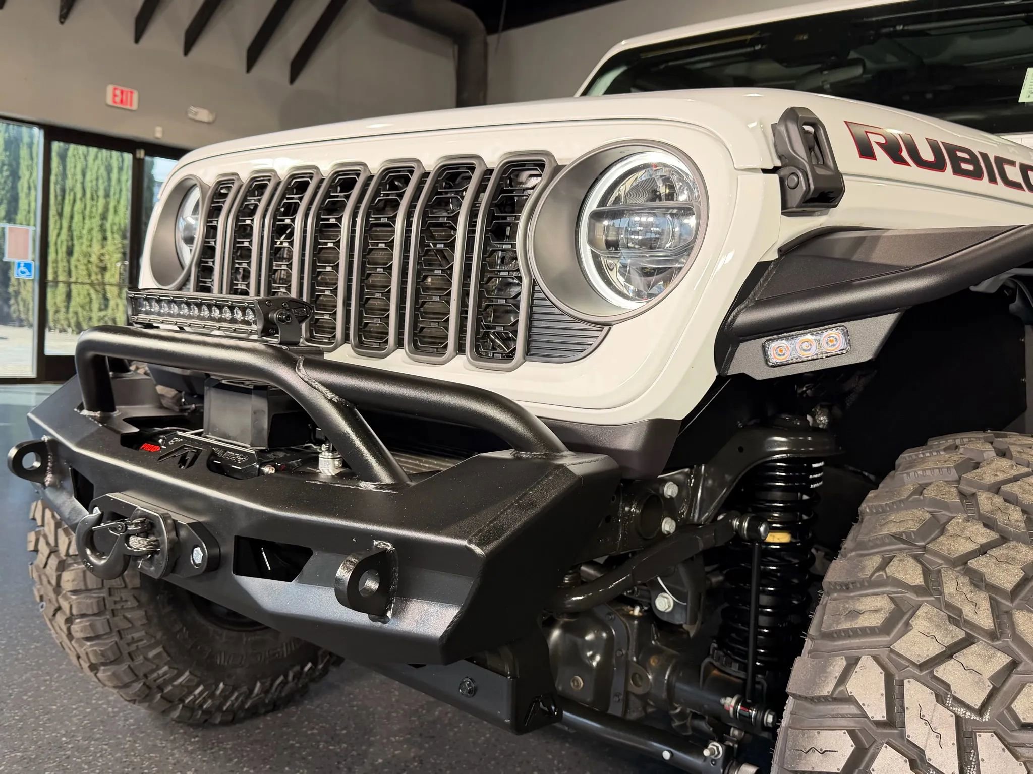 Used 2025 Jeep Wrangler Unlimited Rubicon AWD/4WD image 5