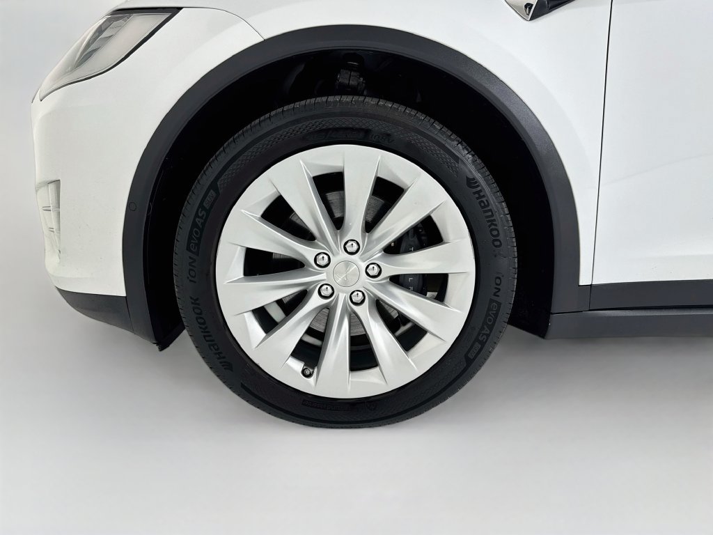Used 2020 Tesla Model X Long Range AWD/4WD image 29