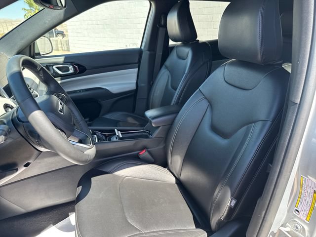 Used 2025 Jeep Compass Limited AWD/4WD image 9