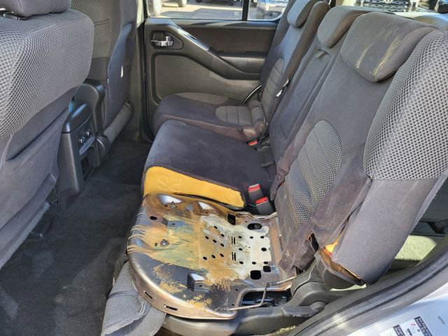 Used 2011 Nissan Pathfinder SV image 12