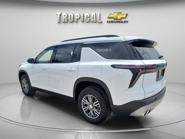 Used 2025 Chevrolet Traverse LT FWD image 3
