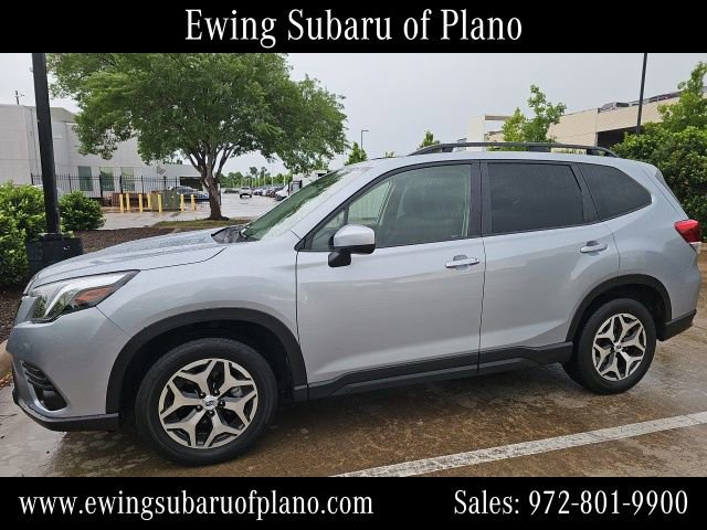 Used 2023 Subaru Forester Premium image 2