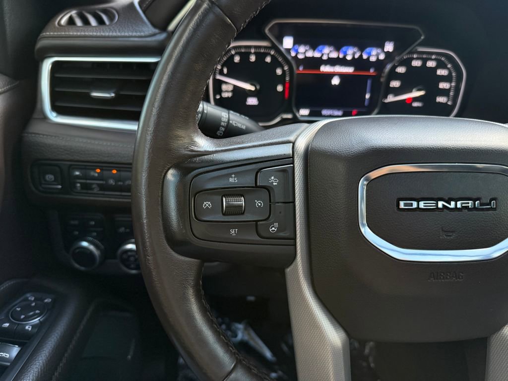Used 2021 GMC Yukon XL Denali w/ Denali Premium Package AWD/4WD image 31