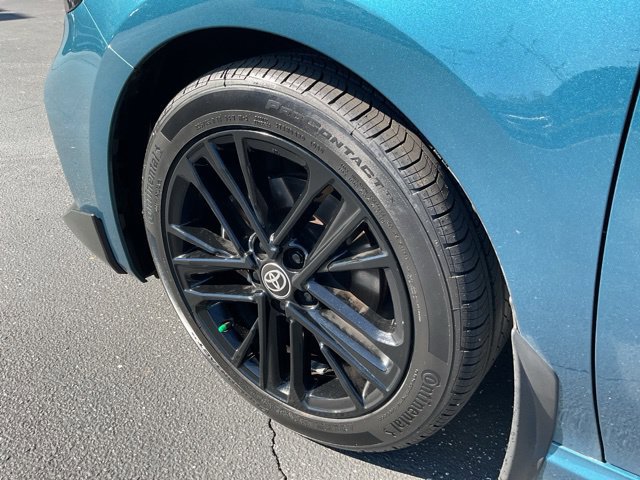 Used 2025 Toyota Camry SE FWD image 12