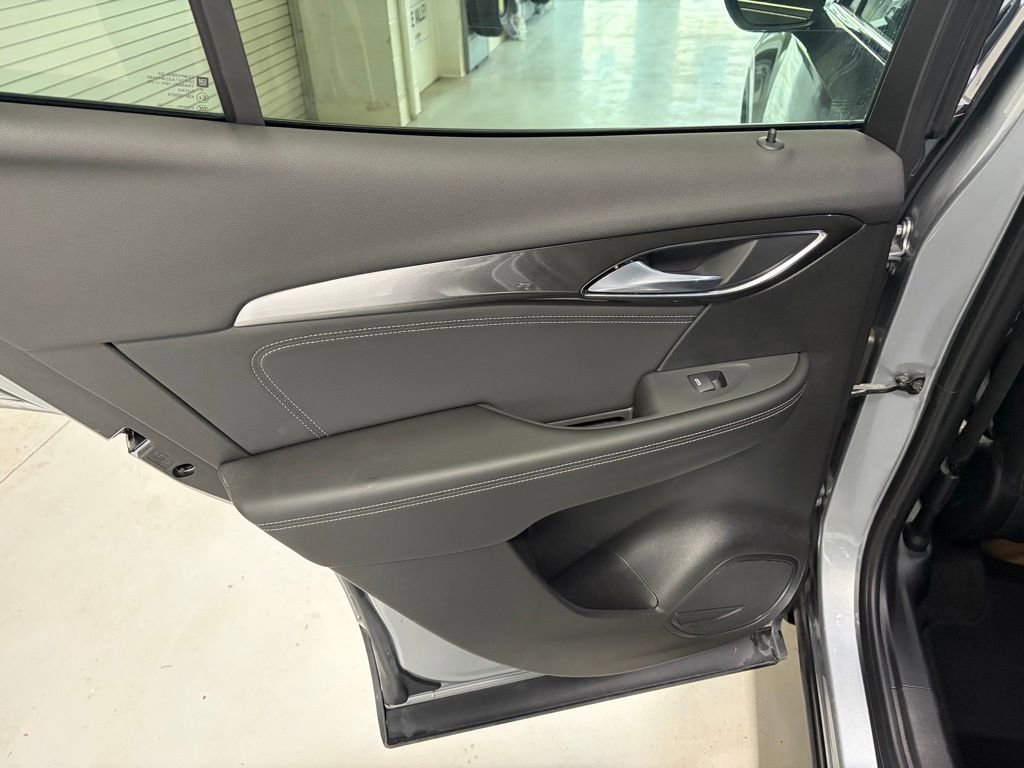 Used 2025 Buick Envision Preferred image 18