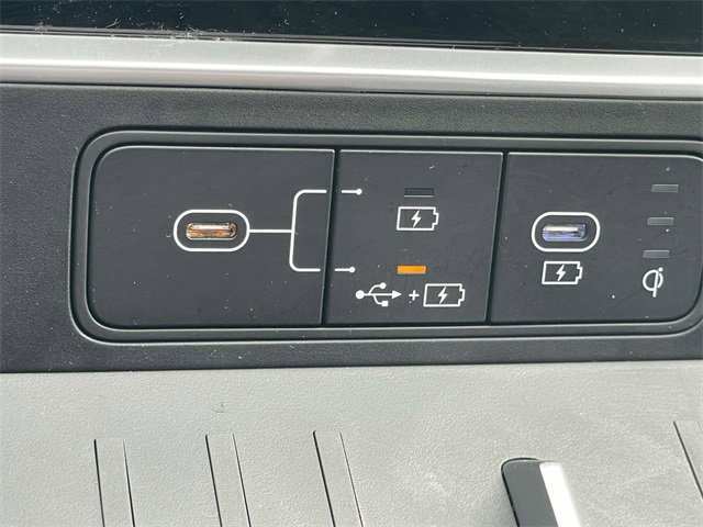 Certified 2025 Hyundai Santa Fe Limited image 25