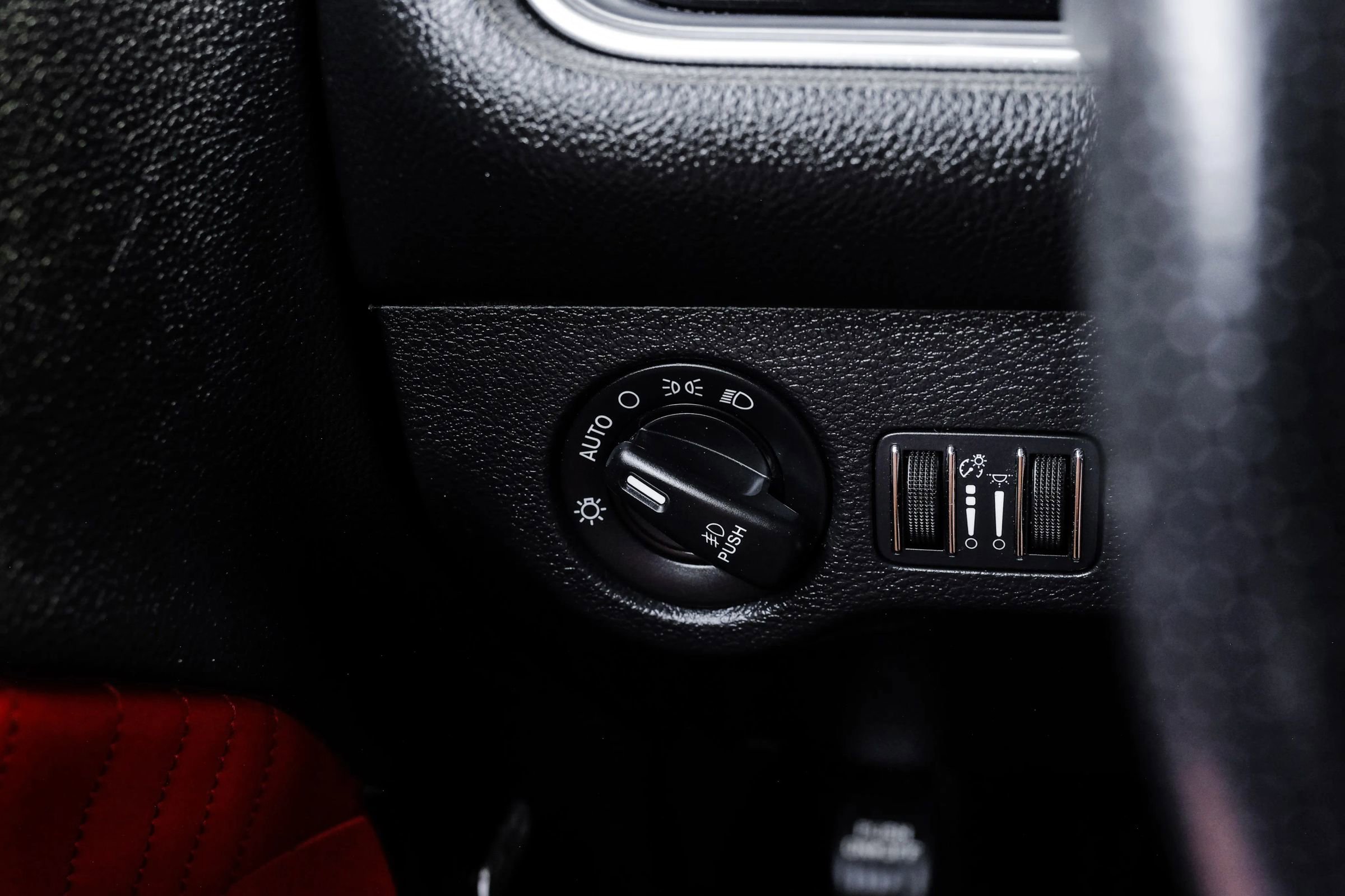 Used 2016 Dodge Challenger R/T Plus image 33