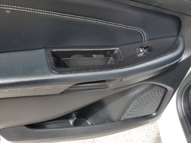 Used 2016 Ford Edge Titanium w/ Technology Package FWD image 16