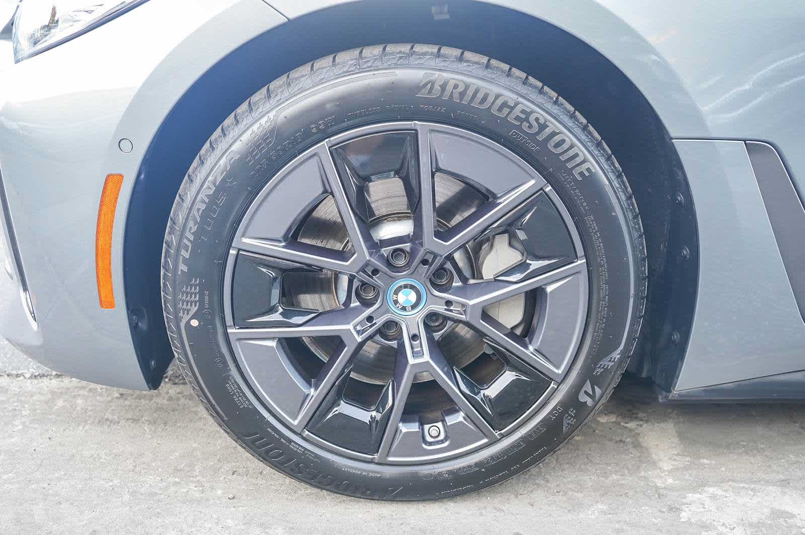 Used 2023 BMW i4 eDrive40 w/ Premium Package RWD image 9