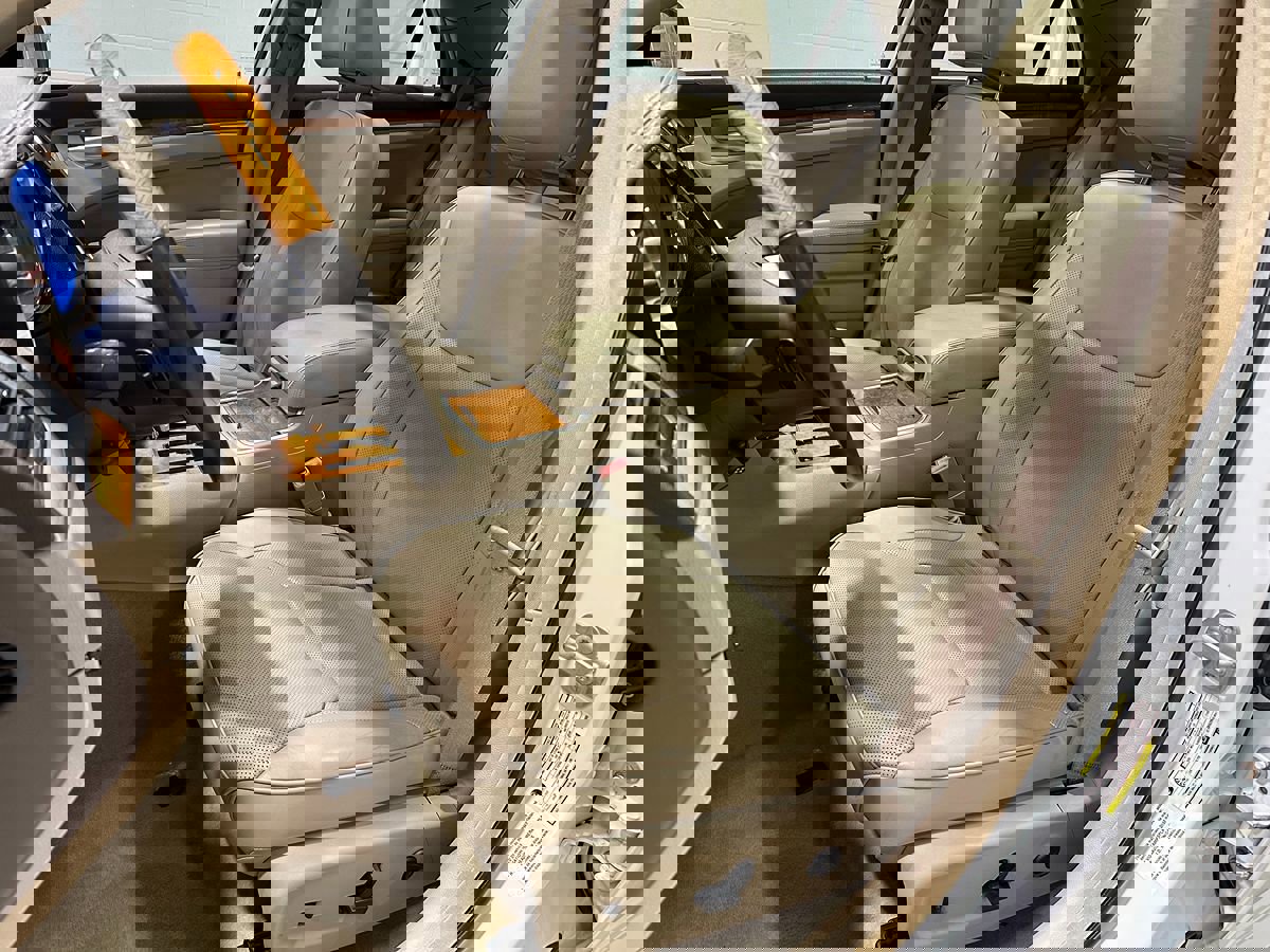 Used 2013 Chrysler 300 C w/ Light Group image 28